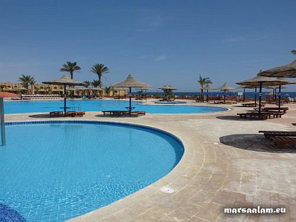 Carnelia Beach Resort